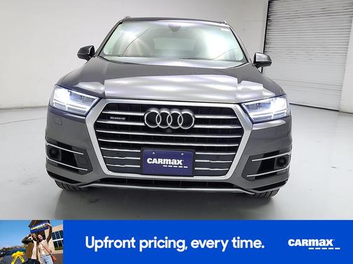 Gray 2019 Audi Q7 Prestige