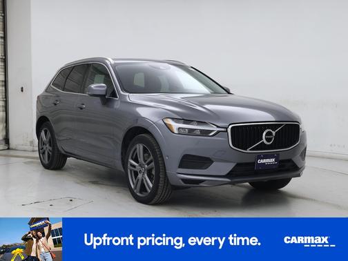 Gray 2019 Volvo XC60 T6 Momentum