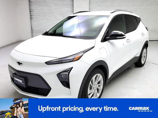 White 2023 Chevrolet Bolt EUV LT