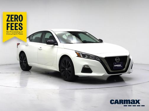 White 2019 Nissan Altima SR