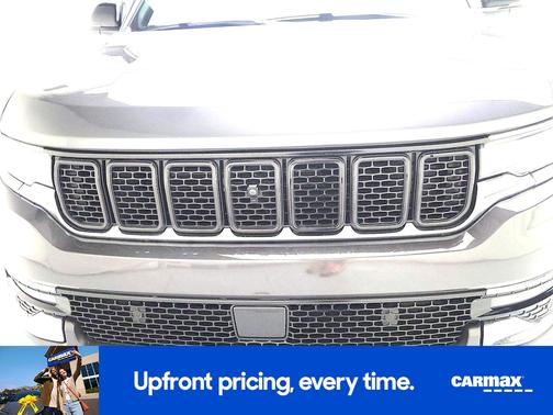 Gray 2023 Jeep Wagoneer Series III