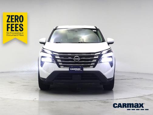White 2025 Nissan Rogue SV