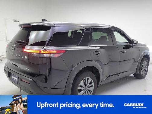 2024 Nissan Pathfinder S
