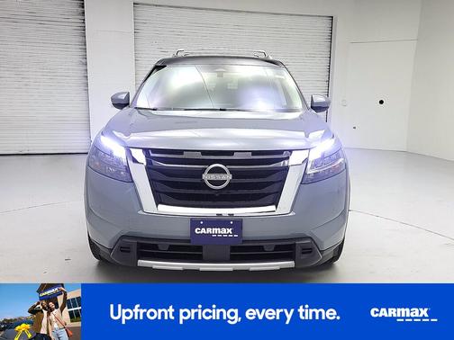 Gray 2023 Nissan Pathfinder Platinum