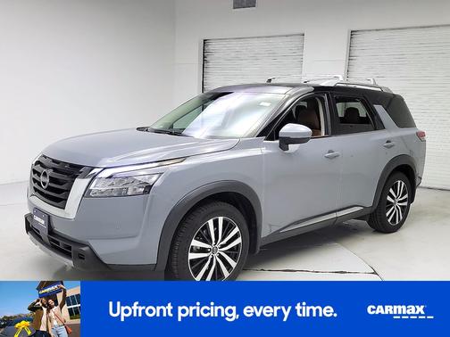 Gray 2023 Nissan Pathfinder Platinum