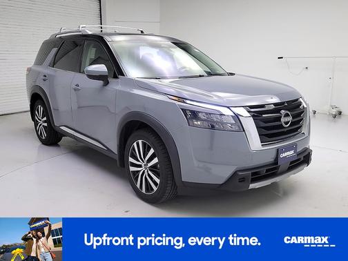 Gray 2023 Nissan Pathfinder Platinum