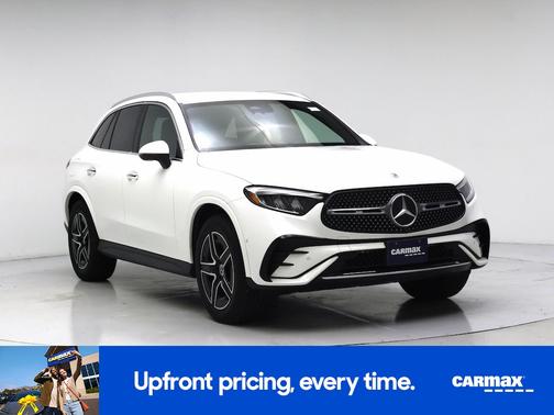 White 2024 Mercedes-Benz GLC 300