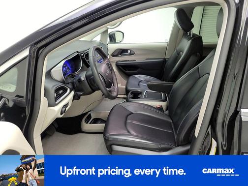 Black 2023 Chrysler Pacifica Touring L