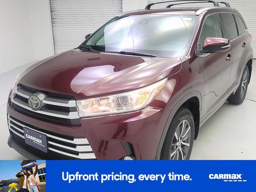 Burgundy 2017 Toyota Highlander XLE