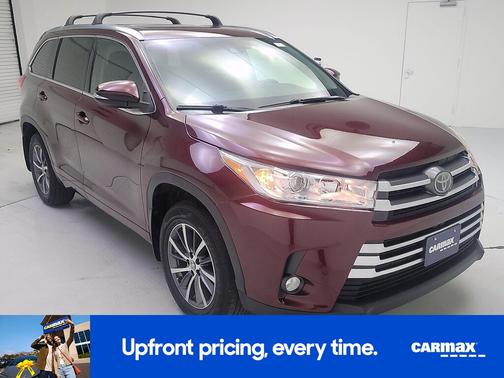 Burgundy 2017 Toyota Highlander XLE