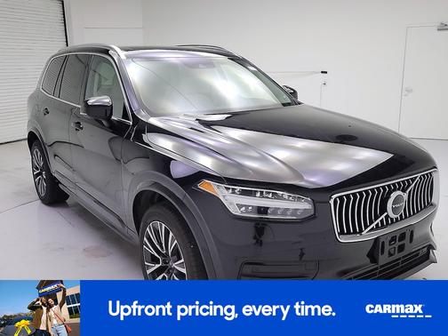 2022 Volvo XC90 T5 Momentum
