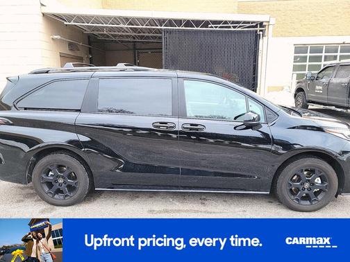 2025 Toyota Sienna Woodland Edition