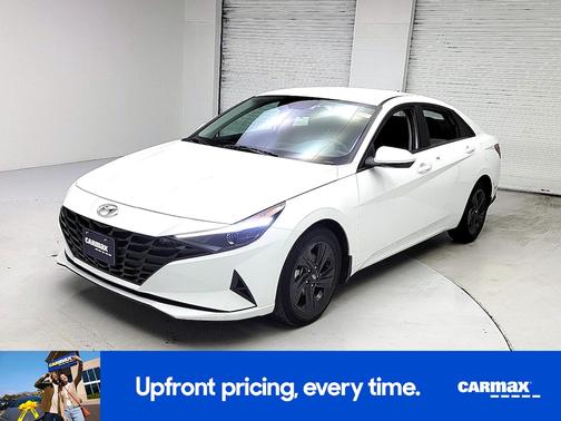 White 2022 Hyundai ELANTRA SEL
