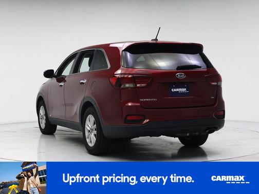 Red 2019 Kia Sorento LX