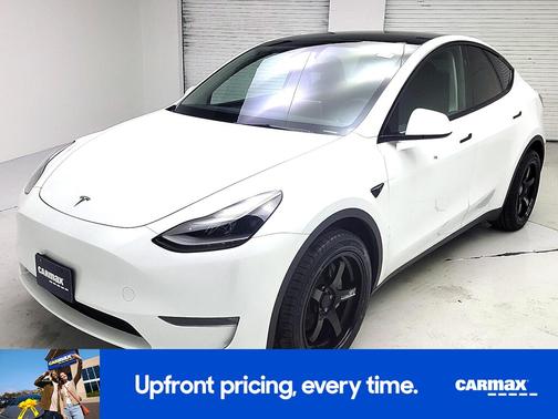 White 2024 Tesla Model Y Long Range