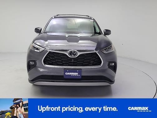 Gray 2024 Toyota Highlander Platinum
