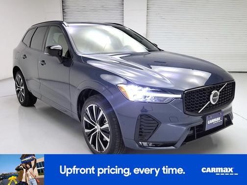 2024 Volvo XC60 B5 Ultimate Dark Theme