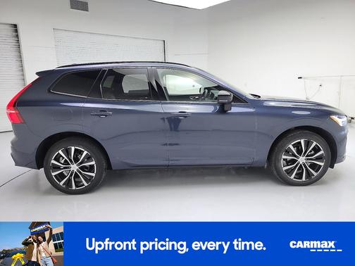 2024 Volvo XC60 B5 Ultimate Dark Theme