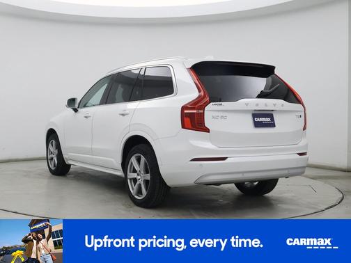 2022 Volvo XC90 T5 Momentum