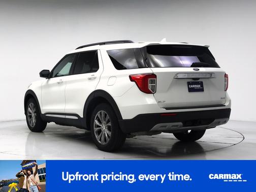 White 2023 Ford Explorer XLT