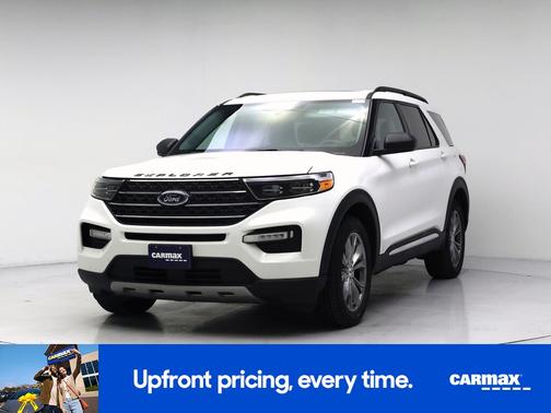 White 2023 Ford Explorer XLT