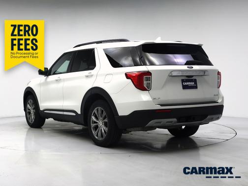 White 2023 Ford Explorer XLT