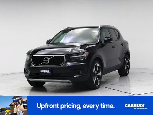 Black 2021 Volvo XC40 T5 Momentum