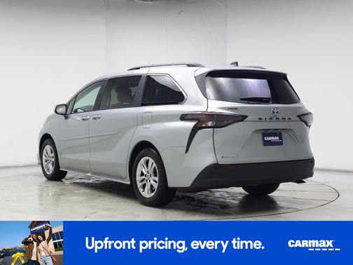 2025 Toyota Sienna XLE