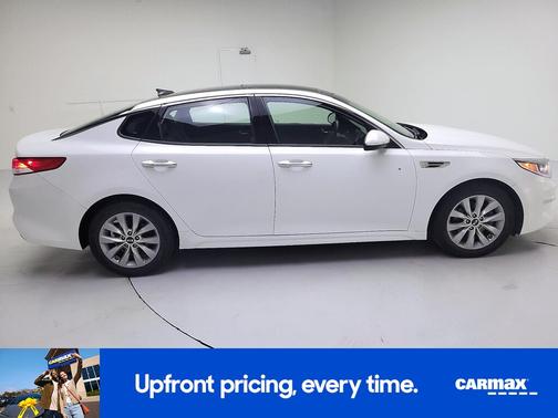White 2017 Kia Optima EX