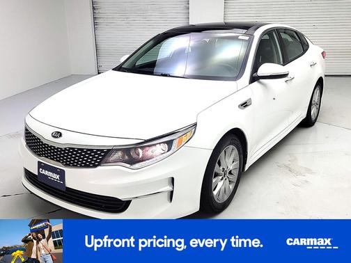 White 2017 Kia Optima EX