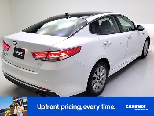 White 2017 Kia Optima EX