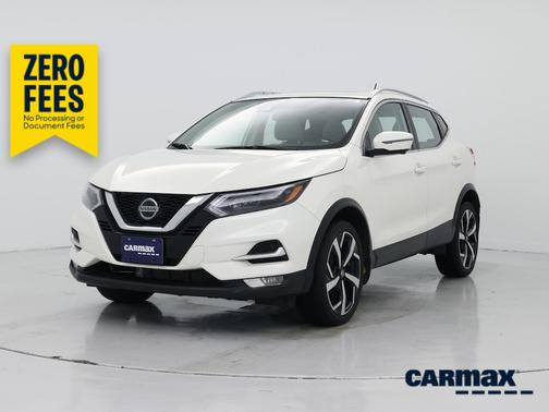 White 2022 Nissan Rogue Sport SL