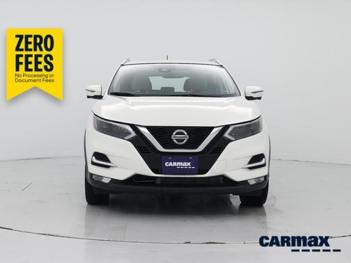 White 2022 Nissan Rogue Sport SL