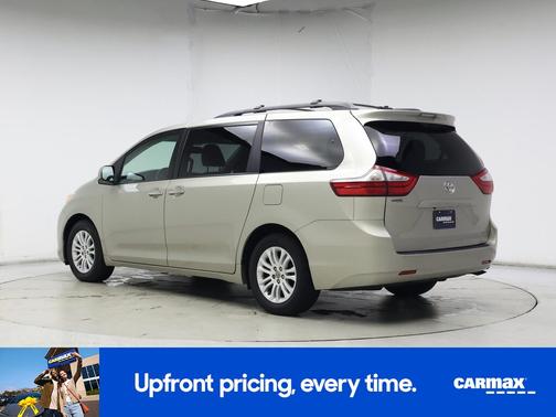 2017 Toyota Sienna XLE
