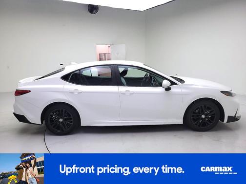 White 2025 Toyota Camry SE