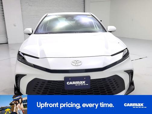 White 2025 Toyota Camry SE