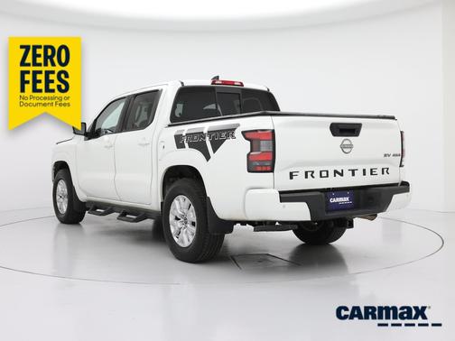 White 2022 Nissan Frontier SV