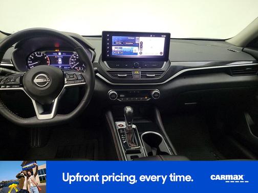 Red 2023 Nissan Altima SR