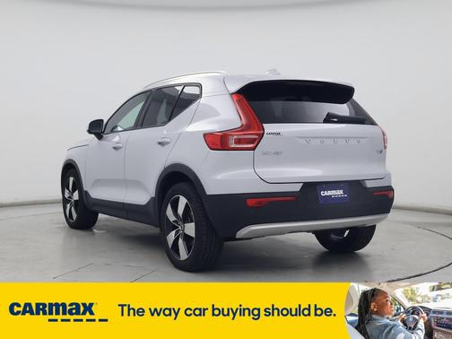 2020 Volvo XC40 T5 Momentum