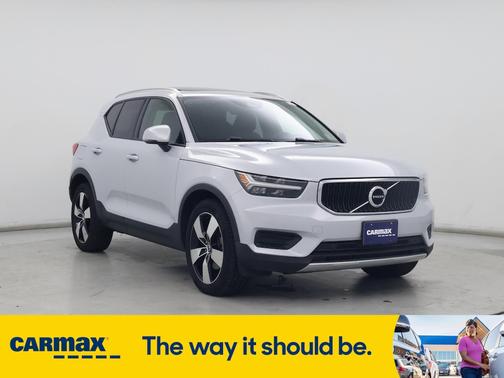 2020 Volvo XC40 T5 Momentum