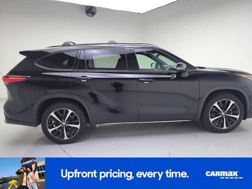 Black 2022 Toyota Highlander XSE