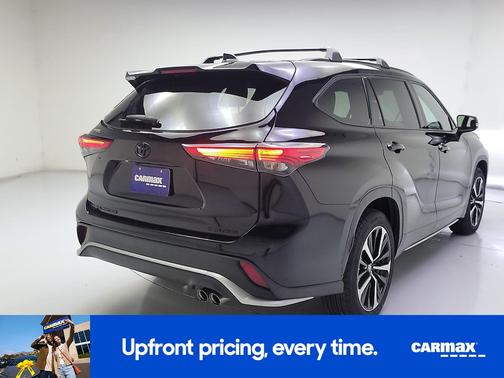 Black 2022 Toyota Highlander XSE