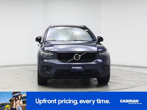 2022 Volvo XC40 T5 R-Design