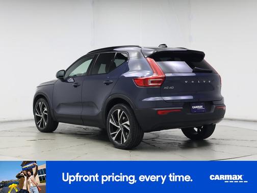 2022 Volvo XC40 T5 R-Design