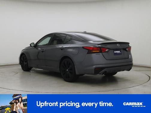 Black 2022 Nissan Altima SR