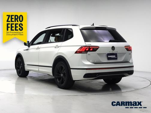 White 2024 Volkswagen Tiguan SE R-Line Black