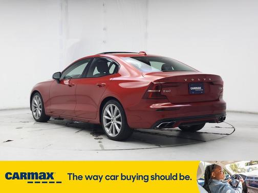 2021 Volvo S60 T5 Momentum
