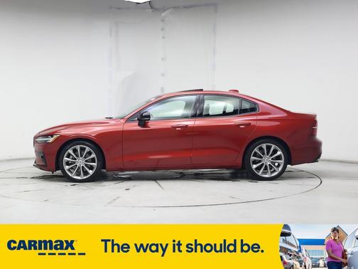 2021 Volvo S60 T5 Momentum