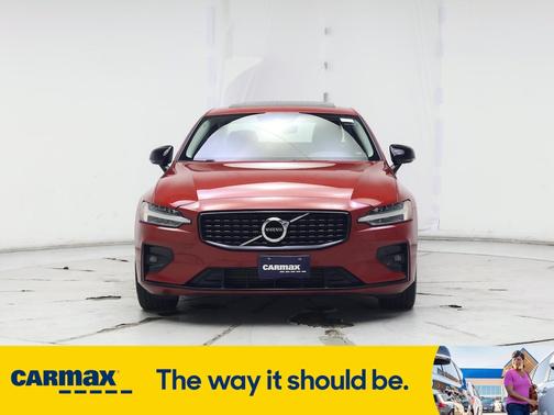 2021 Volvo S60 T5 Momentum