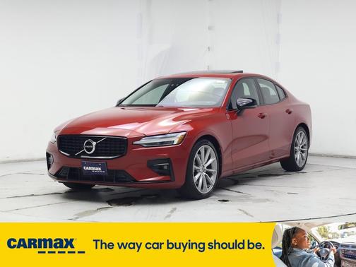 2021 Volvo S60 T5 Momentum